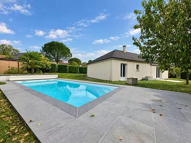 Saint Pantaléon de Larche 19600 Achat / Vente maison 5 pièces t5 au dernier étage piscine