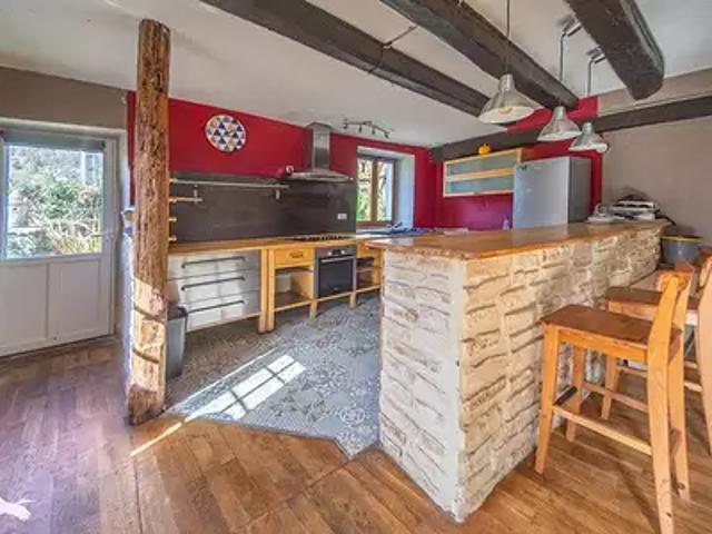 Saint Parthem 12300 Achat / Vente maison 5 pièces t5 au dernier étage parking