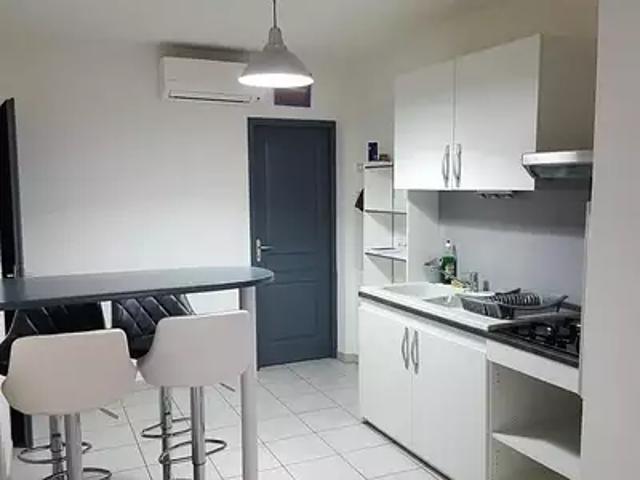 Saint Pargoire 34230 Location appartement 3 pièces t3 au dernier étage