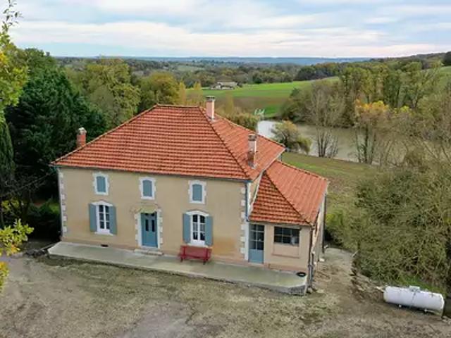 Saint Pastour 47290 Achat / Vente maison 4 pièces t4 au dernier étage cave