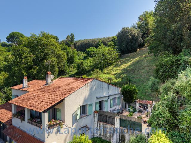 Saint Paul de Vence Haut de Villa 140 m2, 4 pièces avec Terrasses et Jardin