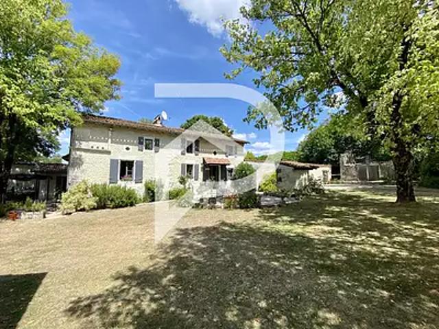 Saint Paul Lizonne 24320 Achat / Vente maison 14 pièces t14 piscine terrasse