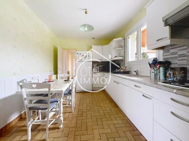 Saint Pey de Castets: Maison de plain pied avec piscine et. 135m² Saint Pey de Castets
