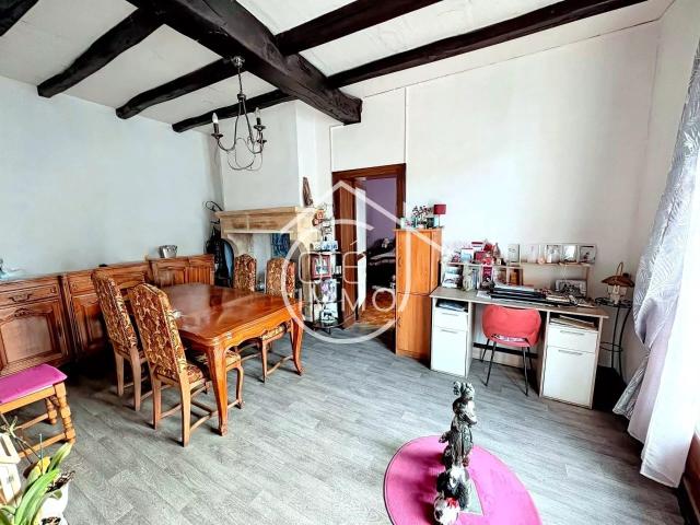 Saint Pierre D'eyraud: Maison de village 4 pièces de 118m². 118m² Saint Pierre d'Eyraud