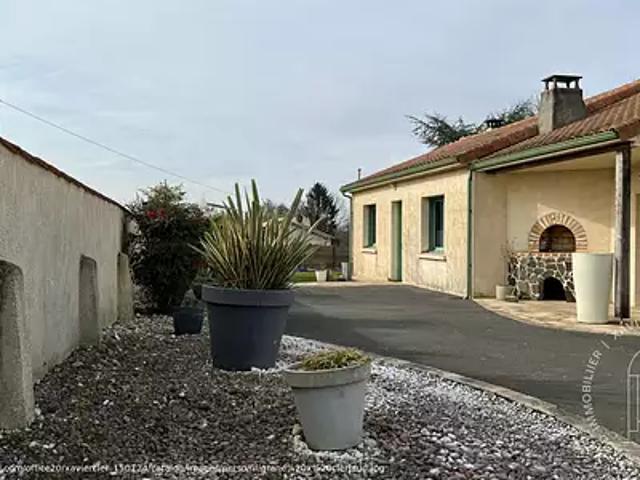 Saint Pierre des Echaubrognes 79700 Achat / Vente maison 5 pièces t5 au dernier étage