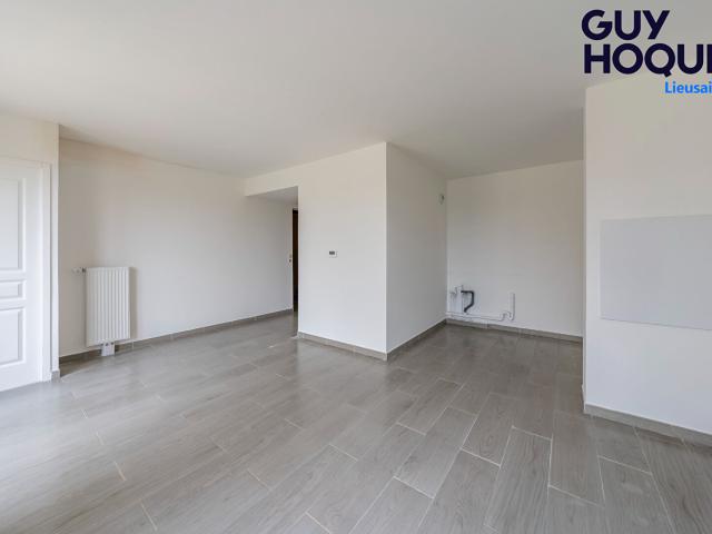 SAINT PIERRE DU PERRAY: appartement 2 pièces 45 m² à louer
