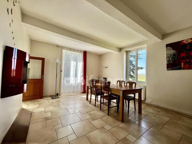 Saint Pierre la Noaille 42 Grande maison de caractère de 217 m² habitables et un potentiel d'aménagement jusqu'à 475 m² sur 3 610 m² de terrain