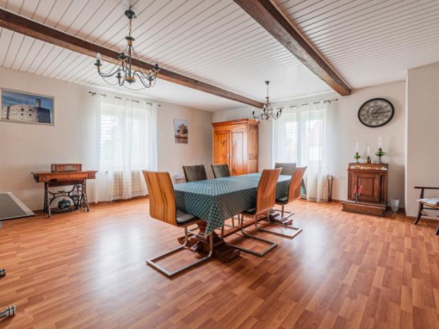 SAINT PIERRE Maison avec jardins et piscine sur 10 ares