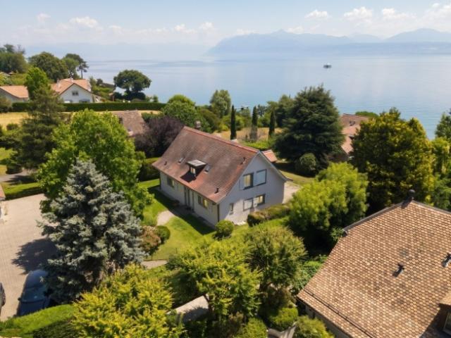 SAINT PREX – ZWEI VILLEN AM UFER DES GENFER SEES, MIT PRIVATEM ZUGANG ZUM SEE