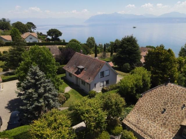 SAINT PREX – ZWEI VILLEN AM UFER DES GENFER SEES, MIT PRIVATEM ZUGANG ZUM SEE