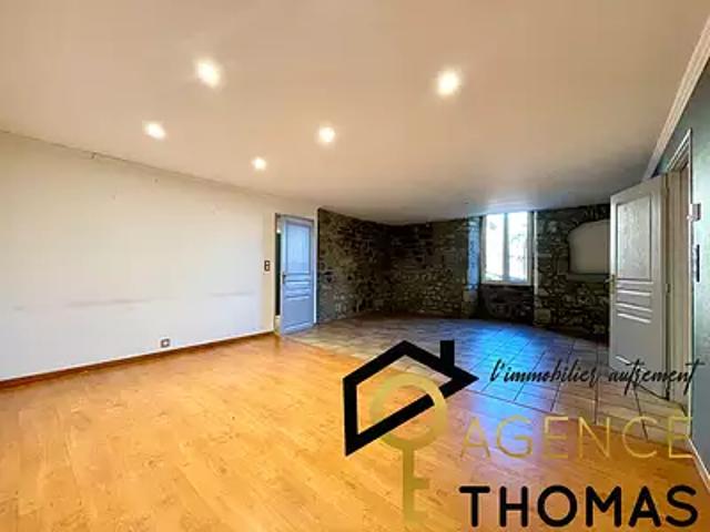 Saint Privat 07200 Achat / Vente appartement 2 pièces t2 au dernier étage