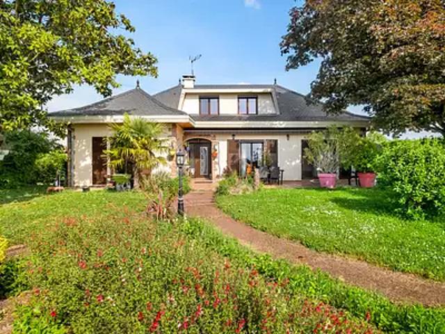 Saint Priest 69800 Achat / Vente maison 8 pièces t8 cave parking