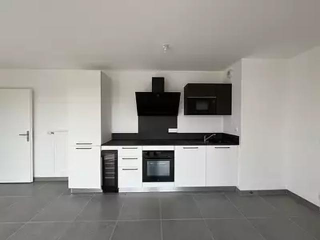 Saint Pryvé Saint Mesmin 45750 Location appartement 3 pièces t3 au dernier étage cave