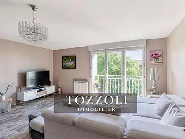 Saint Quentin Fallavier 38070 Achat / Vente appartement 3 pièces t3 au dernier étage cave