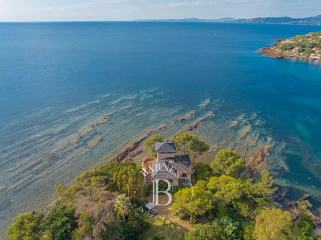 Saint Raphaël Exceptionnelle Villa Pied Dans L'eau Datant. 426m² Saint Raphaël