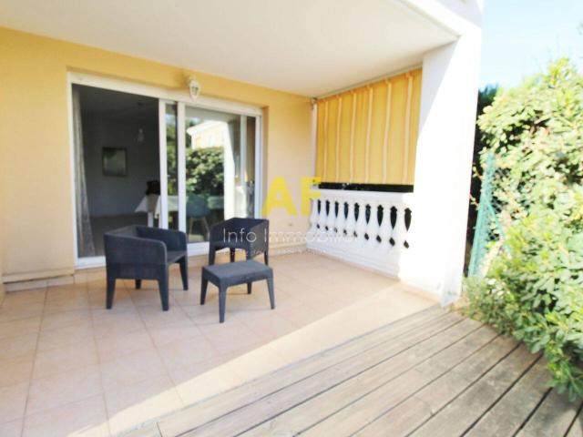 SAINT RAPHAËL LA CLOSERIE DU GOLF 2 PIÈCES MEUBLÉ AVEC JARDI