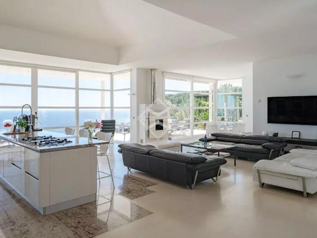 Saint Raphaël Villa d’exception avec piscine à débordement. 210m² Agay