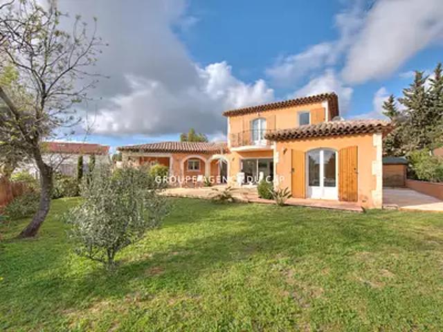 Saint Raphaël 83700 Achat / Vente maison 5 pièces t5 au dernier étage terrasse