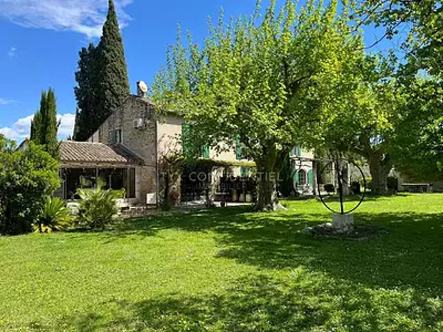 Saint Rémy de Provence 13210 Achat / Vente maison 13 pièces t13 au dernier étage piscine