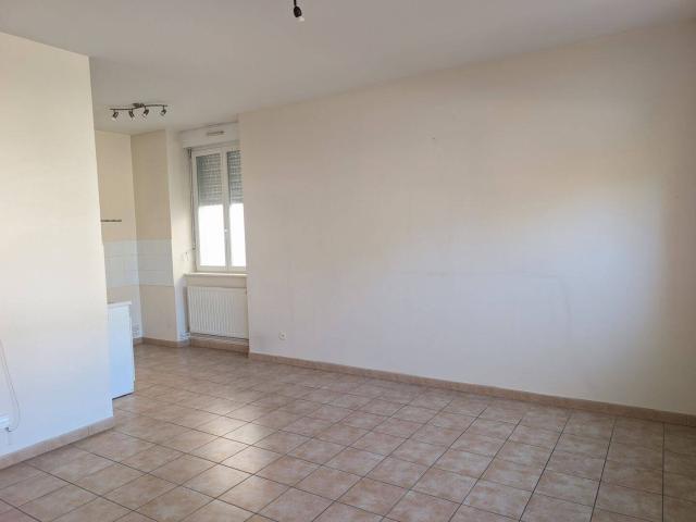 Saint Romain de Popey Appartement T2 centre village