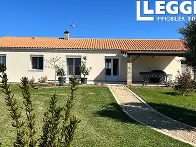 Saint Romans lès Melle 79500 Achat / Vente maison 7 pièces t7 jardin terrasse