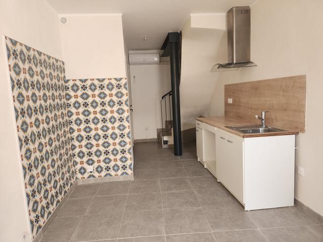 SAINT SATURNIN LES AVIGNON Appartement T2 de 36 m2 Centre ville