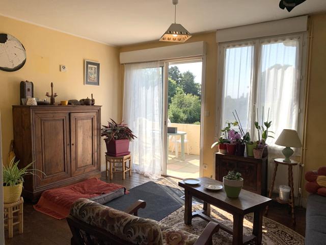 SAINT SAUVEUR LE VICOMTE, dans le bourg, agréable maison de ville, avec jardin