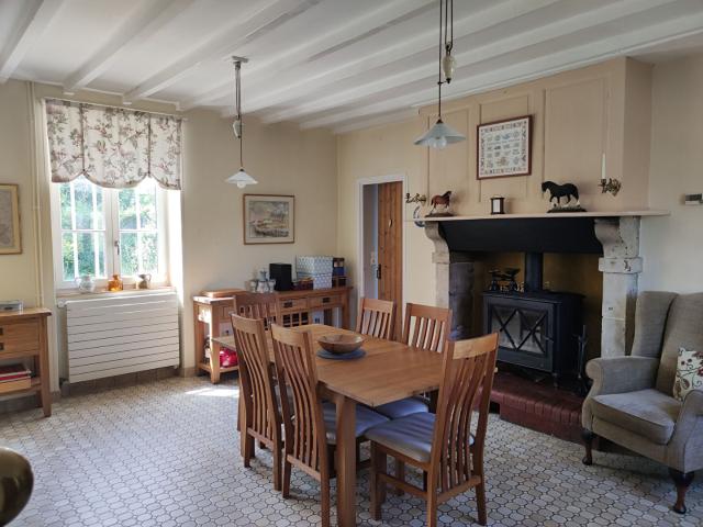 SAINT SAUVEUR LE VICOMTE, dans le bourg, belle maison en excellent état