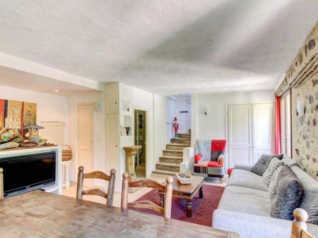 Saint Sauveur sur Tinée / Maison de Village / 2 appartements