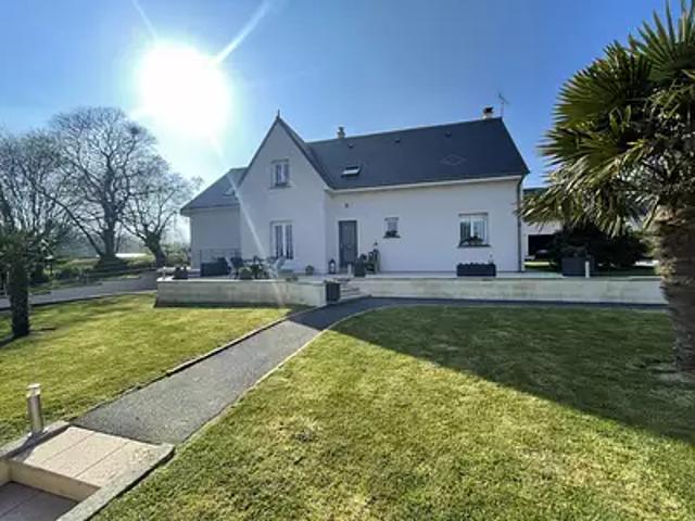 Saint Sauveur Villages 50200 Achat / Vente maison 8 pièces t8 terrasse parking
