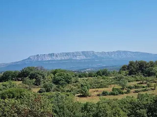 Saint Savournin 13119 Achat / Vente appartement 1 pièce t1 au dernier étage terrasse