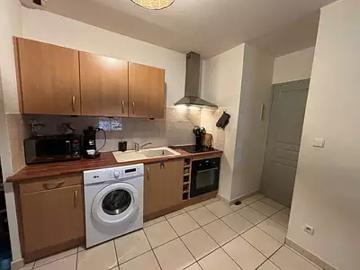 Saint Savournin 13119 Location appartement 2 pièces t2 au dernier étage parking