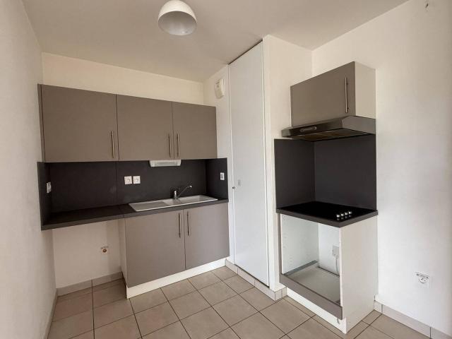SAINT SÉBASTIEN SUR LOIRE APPARTEMENT T4 + BUREAU BALCON + P