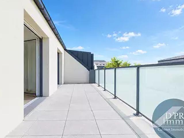 Saint Sébastien sur Loire 44230 Achat / Vente appartement 4 pièces t4 au dernier étage cave