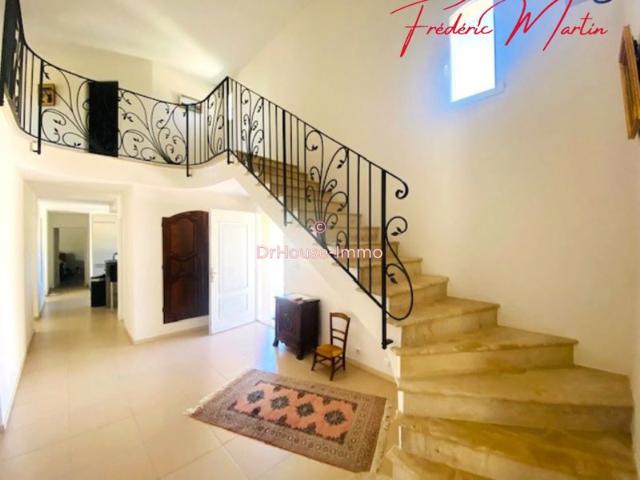 Saint Siffret, en exclusivité très belle bastide provençale de 196 m² avec vue panoramique, piscine, garage sur un terrain de 1825 m² au calme