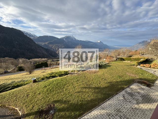 SAINT SIGISMOND Superbe secteur Vue dégagée vallée et montagnes Maison individuelle 141 m2 + 45 m2 de grenier + 107 m2 de sous sol