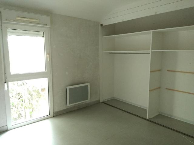 SAINT SORNIN LAVOLPS Appartement T3 Le Bourg