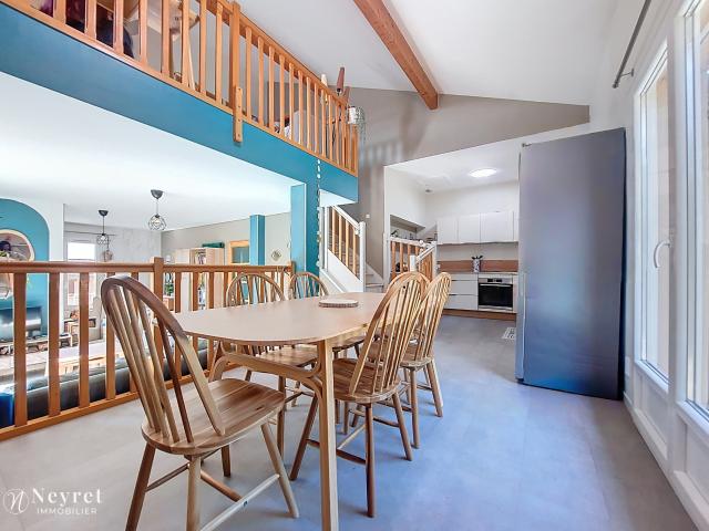 SAINT SYMPHORIEN D’OZON MAISON ATYPIQUE DE 100 M2 3 CHAMBRES + BUREAU
