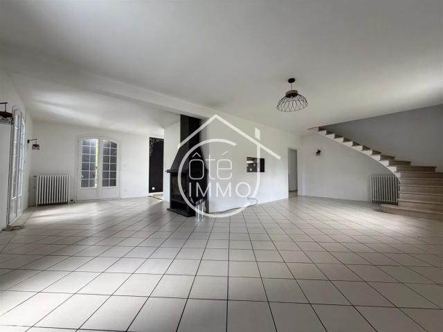 Sainte Colombe: Grande maison familiale 207m² Sainte Colombe