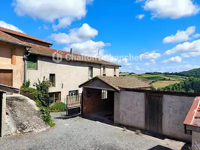 Sainte Colombe sur Gand 42540 Achat / Vente maison 5 pièces t5 au dernier étage cave