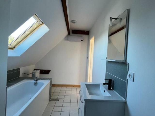 SAINTE CATHERINE: appartement entièrement rénové avec une chambre