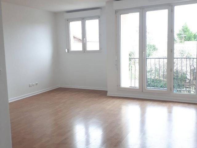 Sainte Geneviève Des Bois Studio en location