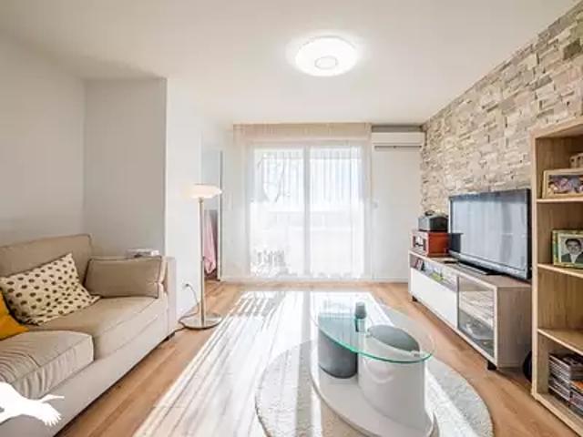Sainte Foy de Peyrolières 31470 Achat / Vente appartement 2 pièces t2 au dernier étage parking