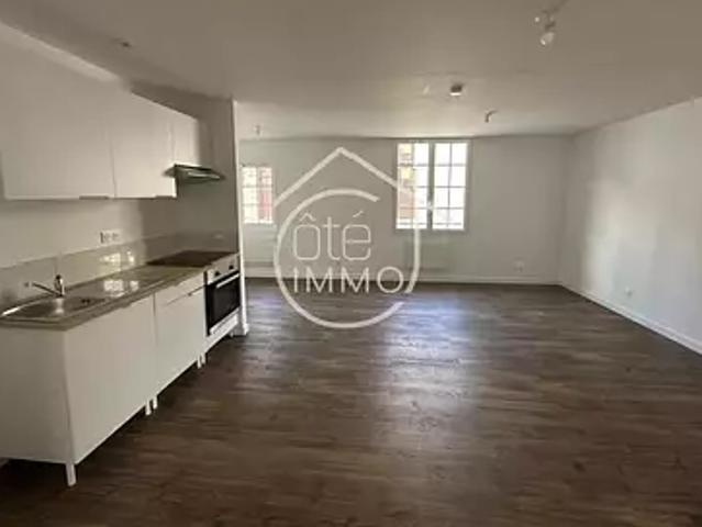 Sainte Foy la Grande 33220 Location appartement 2 pièces t2 au dernier étage