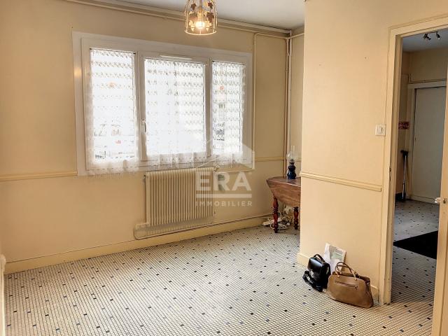 Sainte Foy la Grande, appartement 4 pièces à pied de toutes commodités