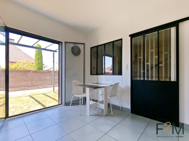 Sainte Foy lès Lyon Maison familiale meublée à louer 117 m2 avec terrasse, garage et DPE B