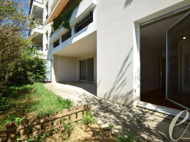 SAINTE FOY LES LYON – Maréchal Foch: Magnifique T2 exposé SUD de 51 m² en rez de jardin dans une résidence de standing