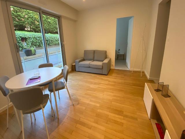 SAINTE FOY LES LYON T2 meublé de 46.5 m2, entièrement.