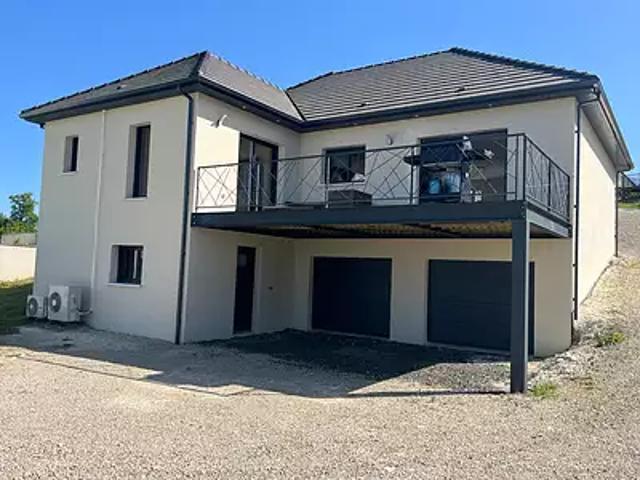 Sainte Féréole 19270 Achat / Vente maison 4 pièces t4 au dernier étage parking