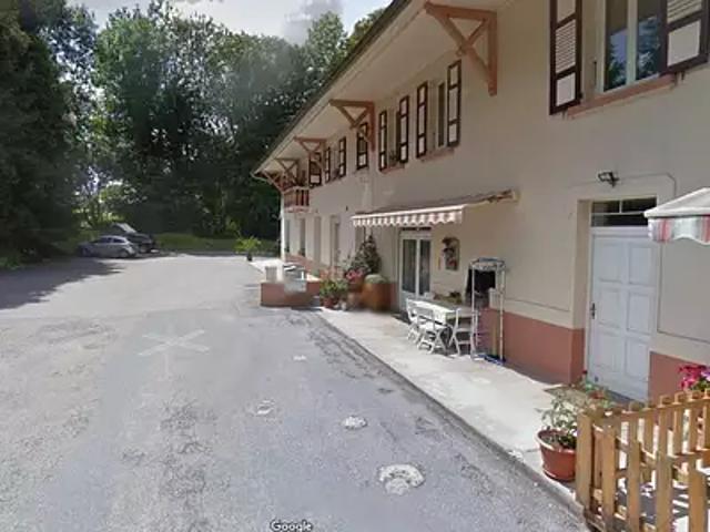Sainte Hélène sur Isère 73460 Location appartement 2 pièces t2 au dernier étage jardin